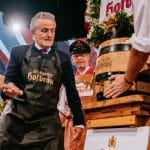 Cannstatter Wasen eröffnet: „O‘zapft is“ mit nur 2 Schlägen – doch Kretschmann schwänzt erneut! Cannstatter Wasen eröffnet: „O‘zapft is“ mit nur 2 Schlägen – doch Kretschmann schwänzt erneut!