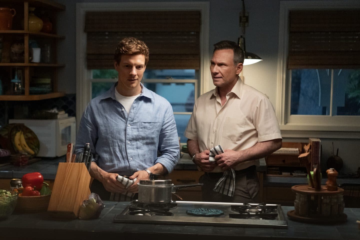 Dexter ist zurück: Paramount+ enthüllt Startdatum und Teaser für Prequel-Serie „Dexter: Original Sin“ DexterOS 102 PW 070224 0473 RT
