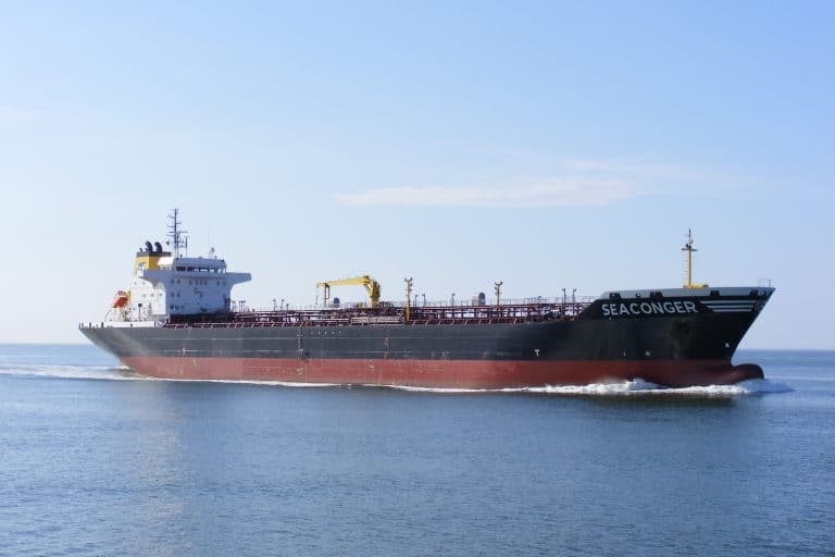 Russische Schattenflotte trotzt Embargo: Rohöl strömt ungehindert in die EU