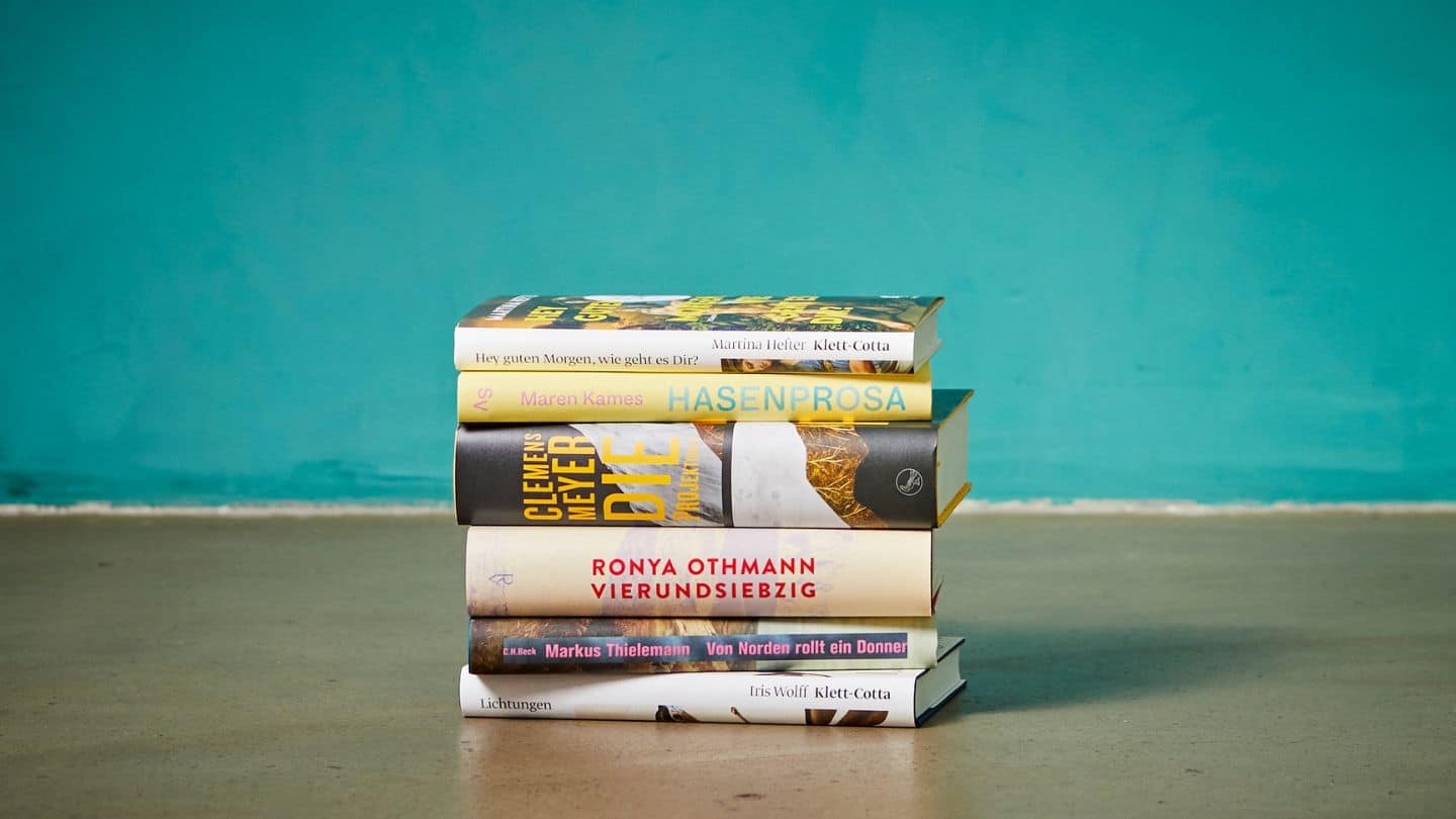 Deutscher Buchpreis 2024: Diese sechs Romane stehen auf der Shortlist!