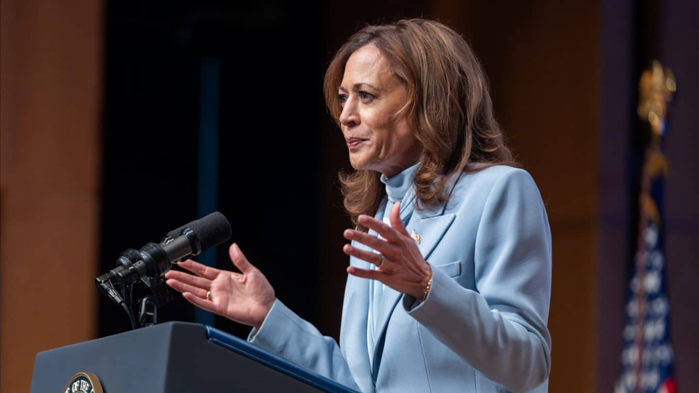 Kamala Harris kritisiert Trump scharf in Las Vegas: „Steuerpläne belasten arbeitende Familien“