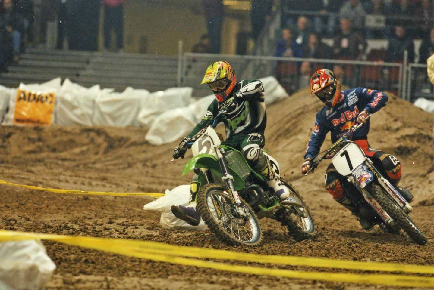 Die beim ADAC Supercross Stuttgart mittlerweile hoch geschätzte Filder-Erde kommt erst seit 1992 zum Einsatz.
