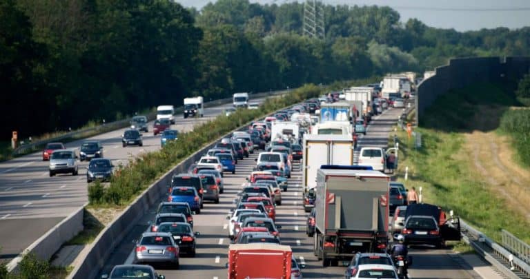Pfingst-Stau in Baden-Württemberg: „Gefährlicher Stau-Cocktail“ droht am Freitag
