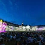 SCHLOSSLICHTSPIELE Karlsruhe begeistern 290.000 Menschen – Ein Erfolg für Demokratie und Kunst! SCHLOSSLICHTSPIELE Karlsruhe begeistern 290.000 Menschen – Ein Erfolg für Demokratie und Kunst!