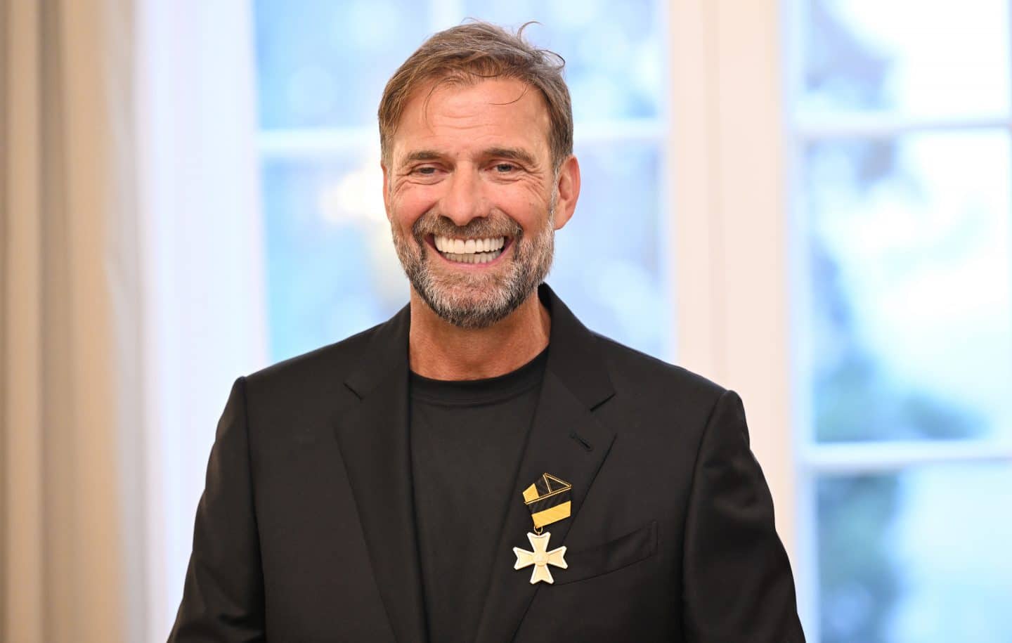 "Sie setzen sich für die ein, die übersehen werden" – Jürgen Klopp erhält Verdienstorden des Landes Baden-Württemberg 241008 Landesverdienstorden Juergen Klopp FRK 9607