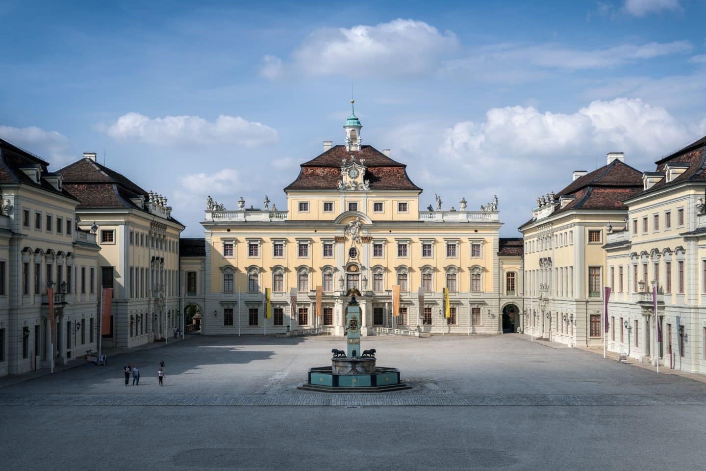 Herbstferien im Residenzschloss Ludwigsburg: Magische Nachtführungen und spannende Abenteuer für die ganze Familie!