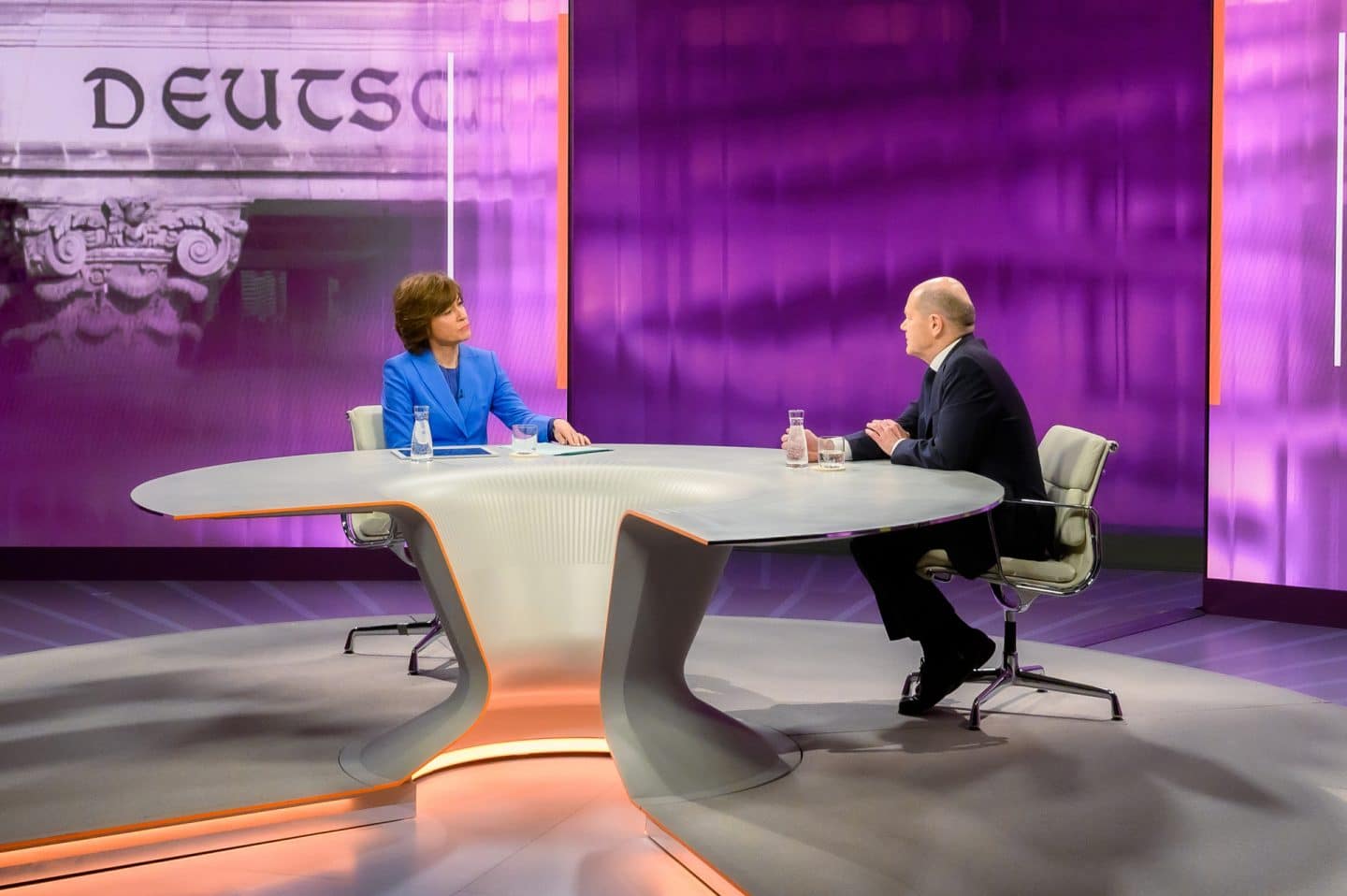 Maybrit Illner, Olaf Scholz