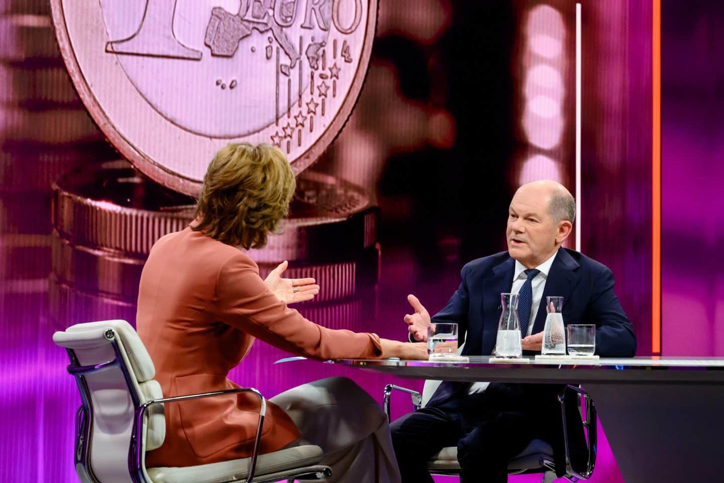 Maybrit Illner, Olaf Scholz