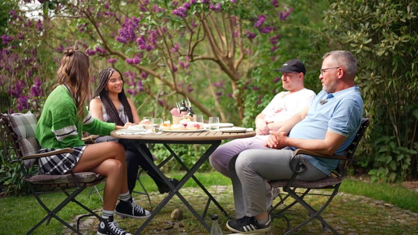 Die Bachelorette: Spannende Homedates und unerwartete Enthüllungen – Wer bekommt die letzte Rose? 8933F