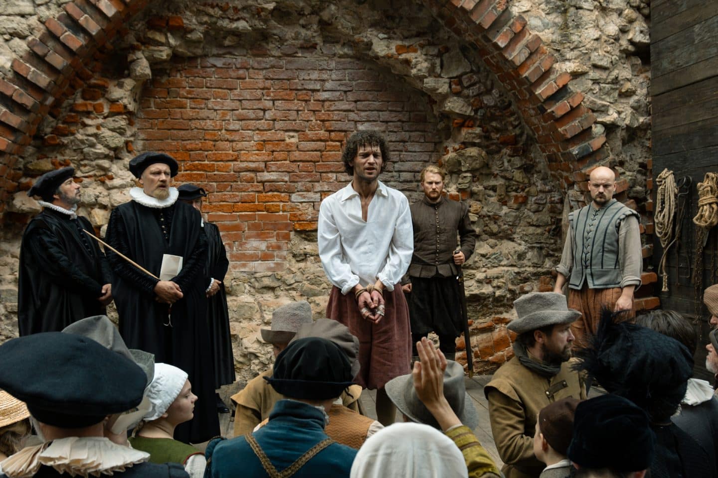 „Terra X: Ein Tag in …“: Dramatische Schicksale – ZDF zeigt packende Dokureihe über Menschen in 1593, 1752 und 1943