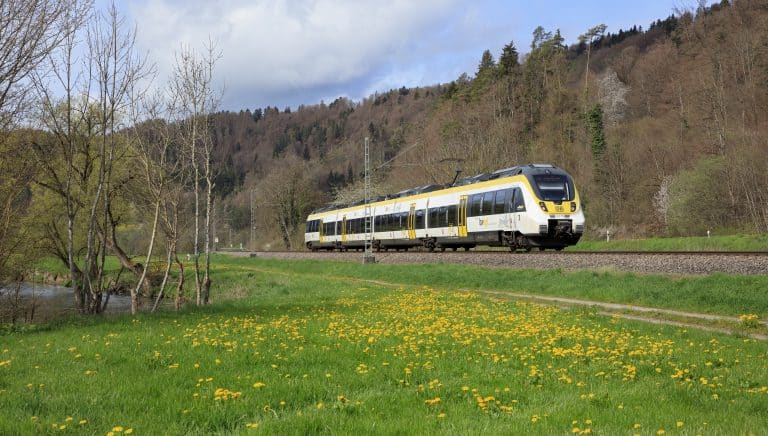 Protestaktion gegen Pläne der Deutschen Bahn: Gäubahn soll für 7 Jahre vom Hauptbahnhof Stuttgart abgehängt werden