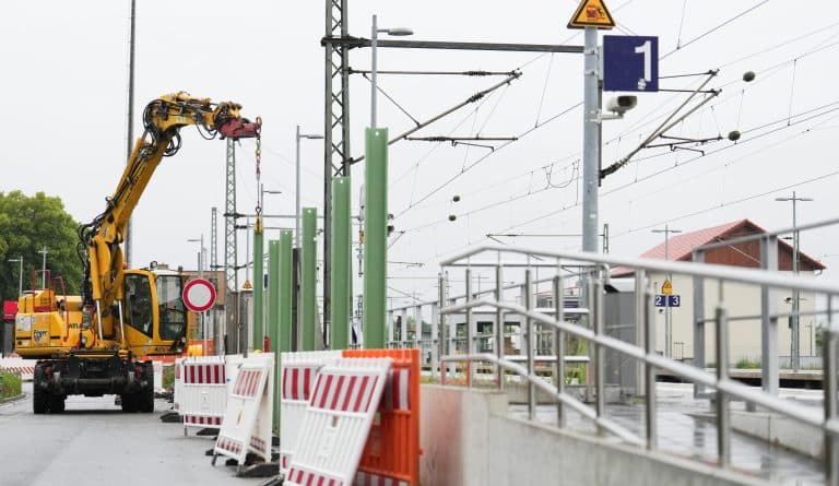 Baubeginn auf der Kinzigtalbahn: Millionen-Projekt bringt moderne Bahnhöfe