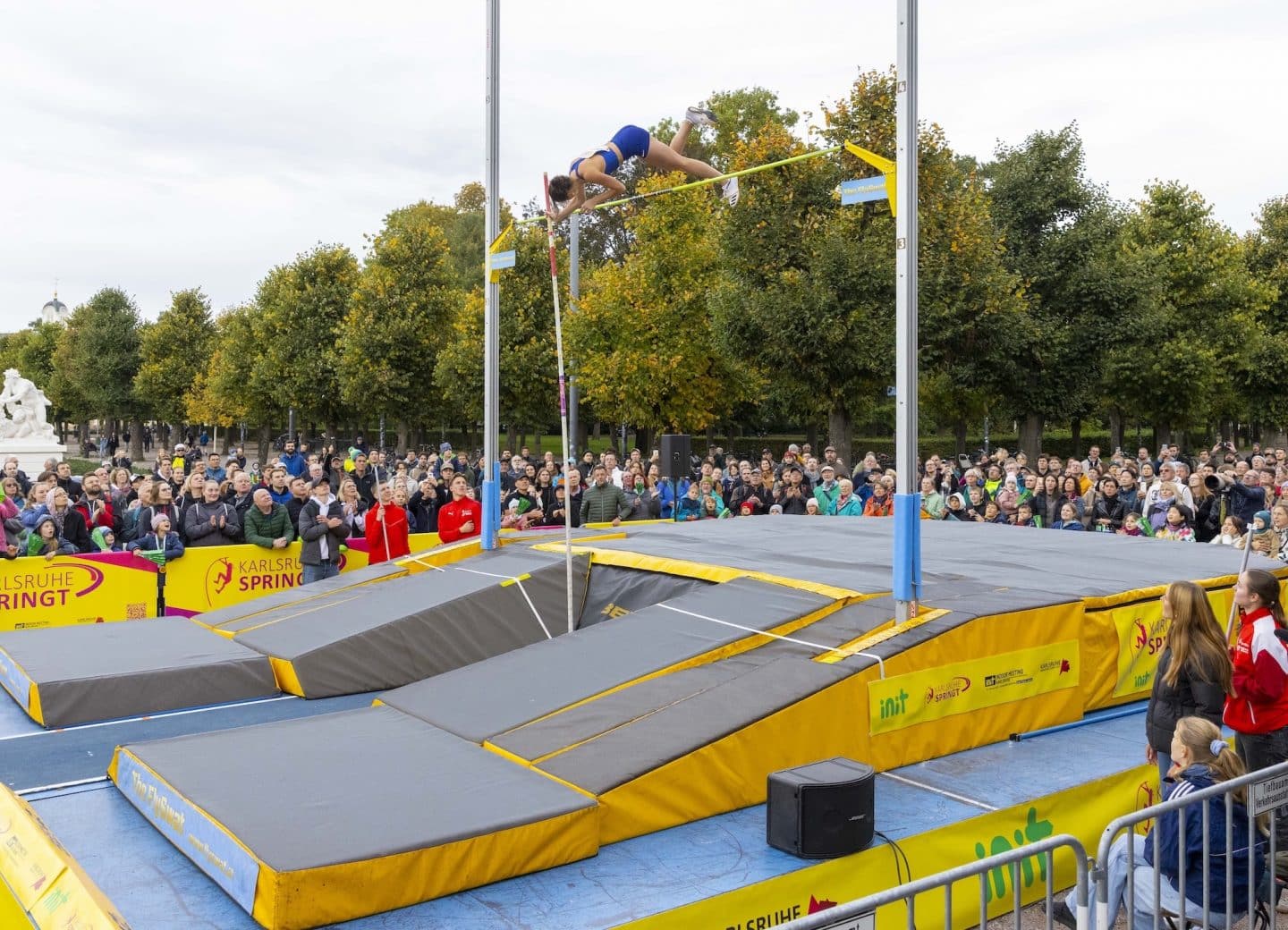 Karlsruhe feiert: Stadtfest begeistert Besucher in der Innenstadt Karlsruhespringt Stadtfest 2024 KME JuergenRoesner 0085 670bdc18b9ff4