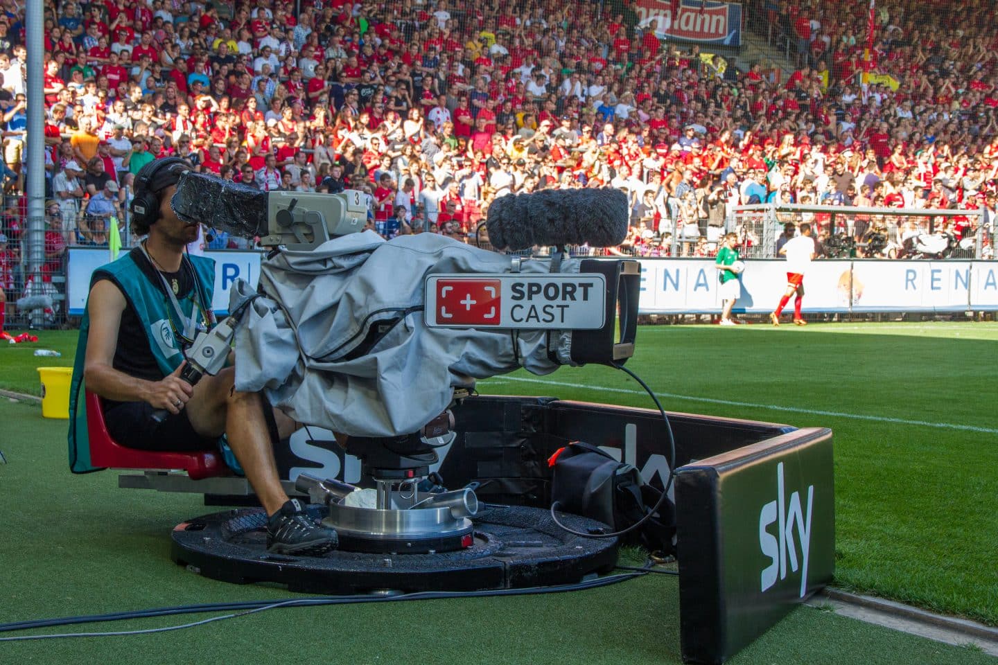 Bundesliga-Super-Samstag: BVB und St. Pauli liefern sich packende Duelle – Wo kann man die Spiele live erleben?