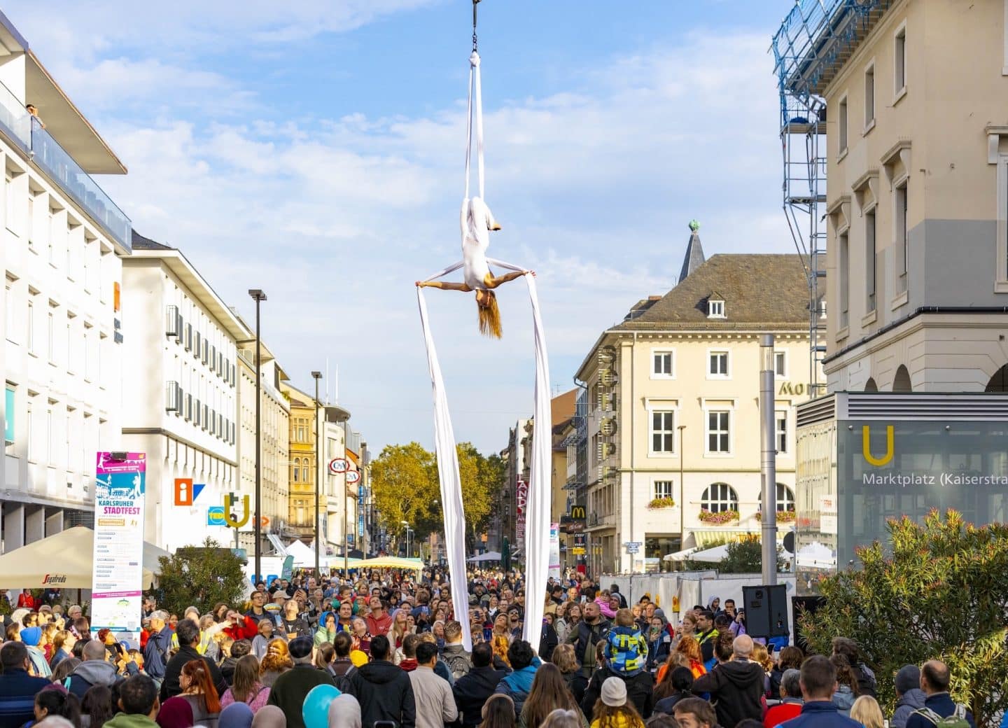 Karlsruhe feiert: Stadtfest begeistert Besucher in der Innenstadt Stadtfest 2024 KME JuergenRoesner 0047 670bdc18a2b99