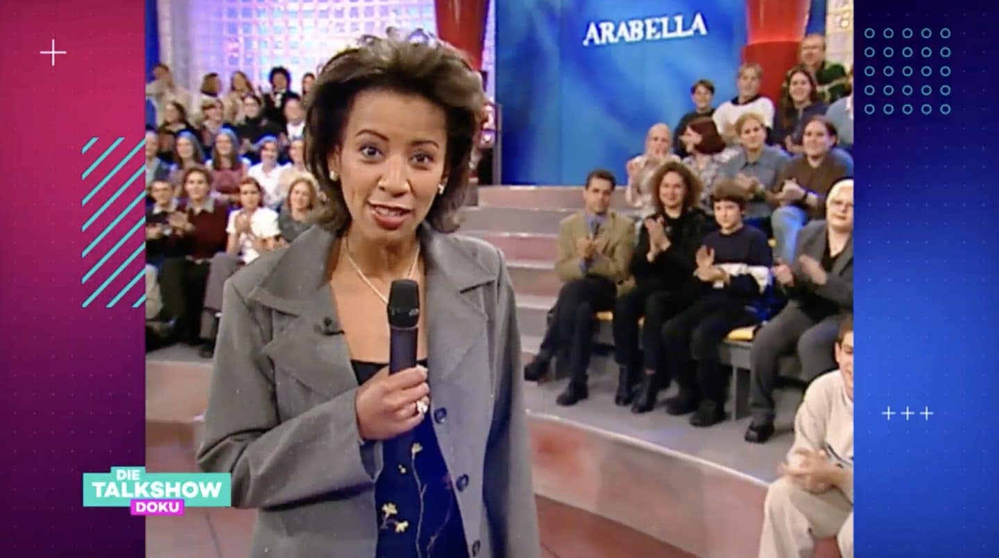 #TalkshowDoku: „Kapier’s endlich – Dein Schwarm will dich nicht!“ – Arabella Kiesbauer & Co blicken auf die 90er-Talkshows