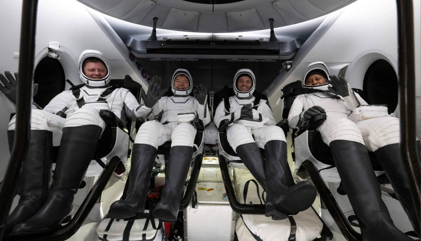 Nach 8 Monaten im All und Verzögerung durch Hurrikan Milton: Crew-8 sicher auf der Erde!