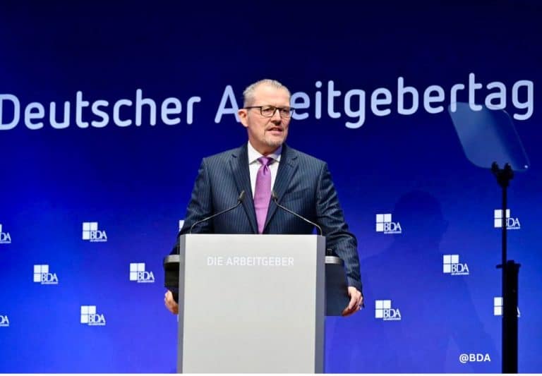 „Deutschland verliert an Qualität“ – Arbeitgeberpräsident Dulger warnt: Bürokratie bremst unser Wachstum!