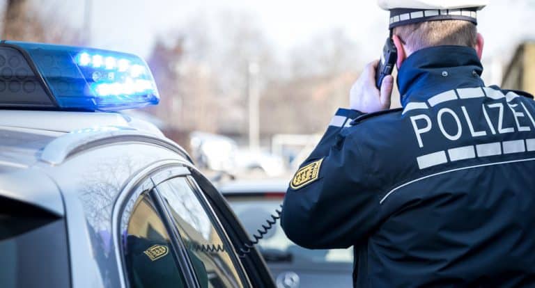 Mordverdacht nach Leichenfund im Neckar: Polizei sucht Zeugen – Auto der Toten verschwunden