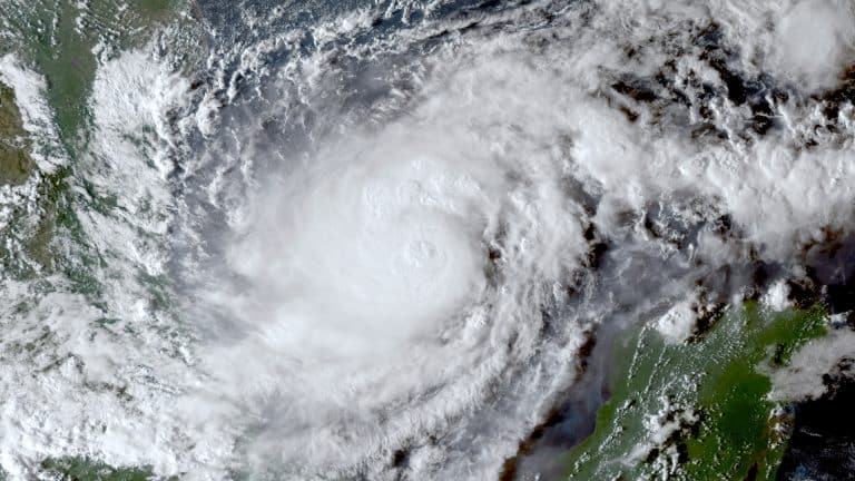 Hurrikan Milton wieder auf dem Weg zur Kategorie-5: Florida droht Verwüstung!