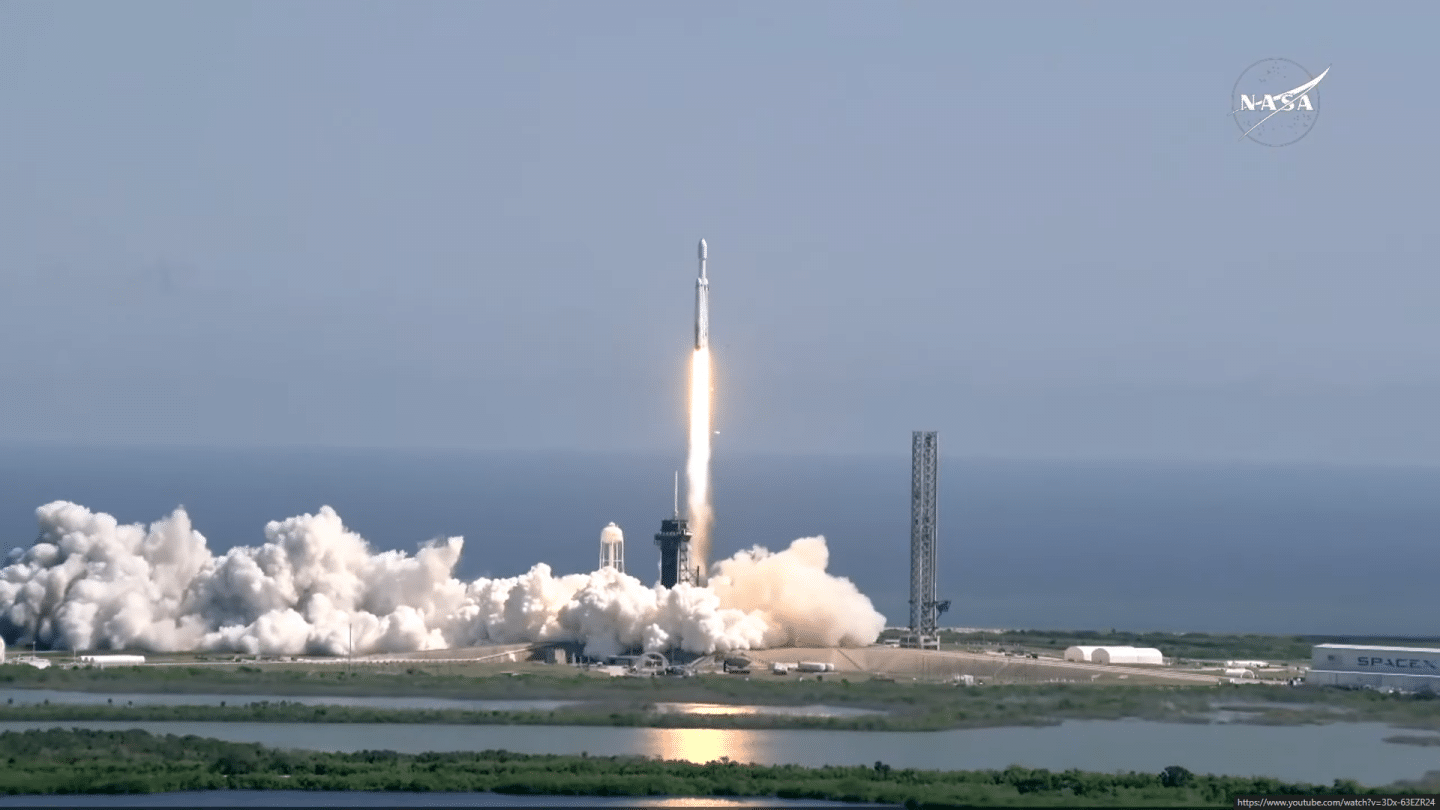 NASA: „Europa Clipper“ mit Falcon Heavy erfolgreich in Cape Canaveral gestartet