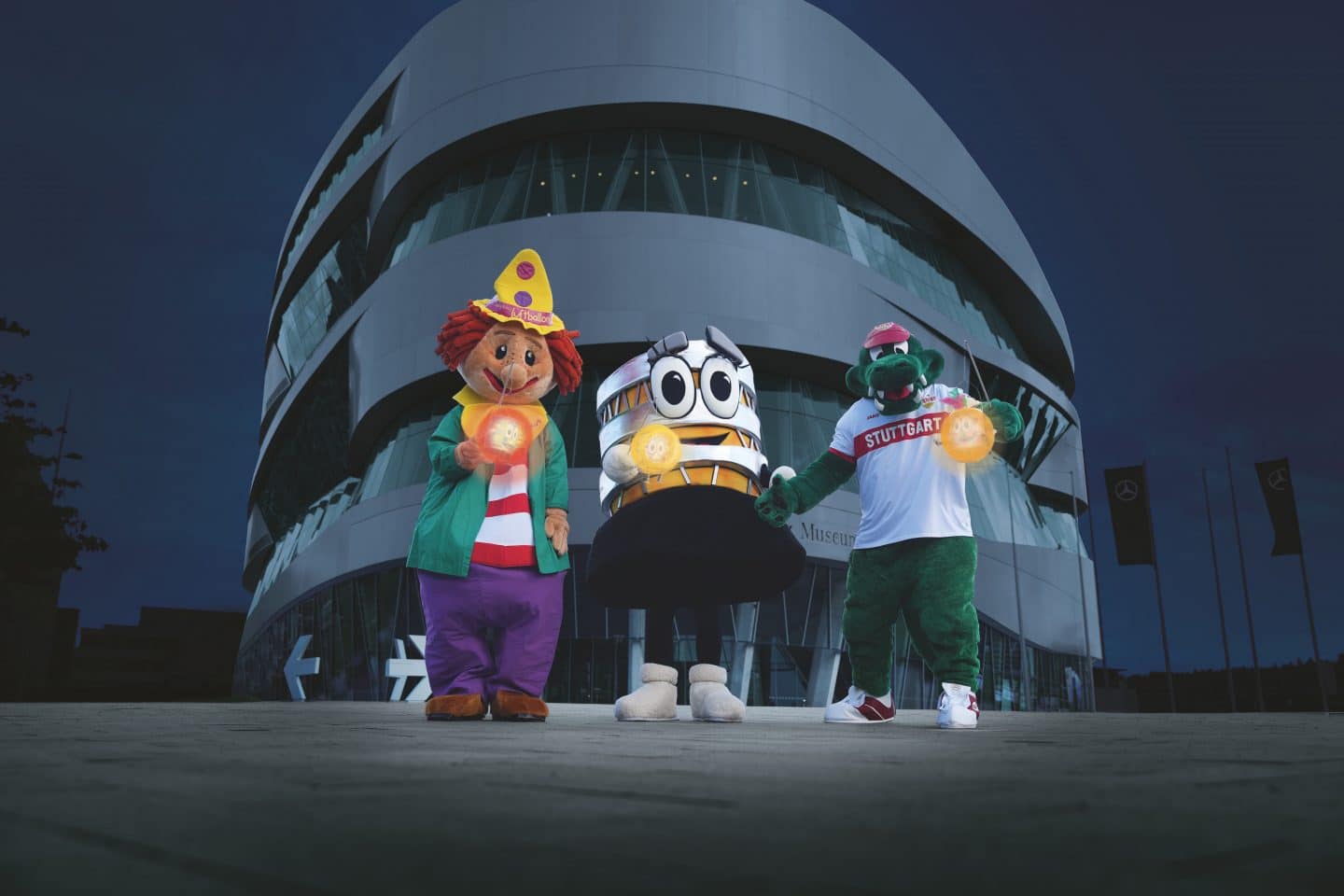 Ausflugstipp/ Stuttgart: Ein Meer aus Lichtern – Großer Laternenumzug vom Mercedes-Benz Museum zum VfB-Stadion