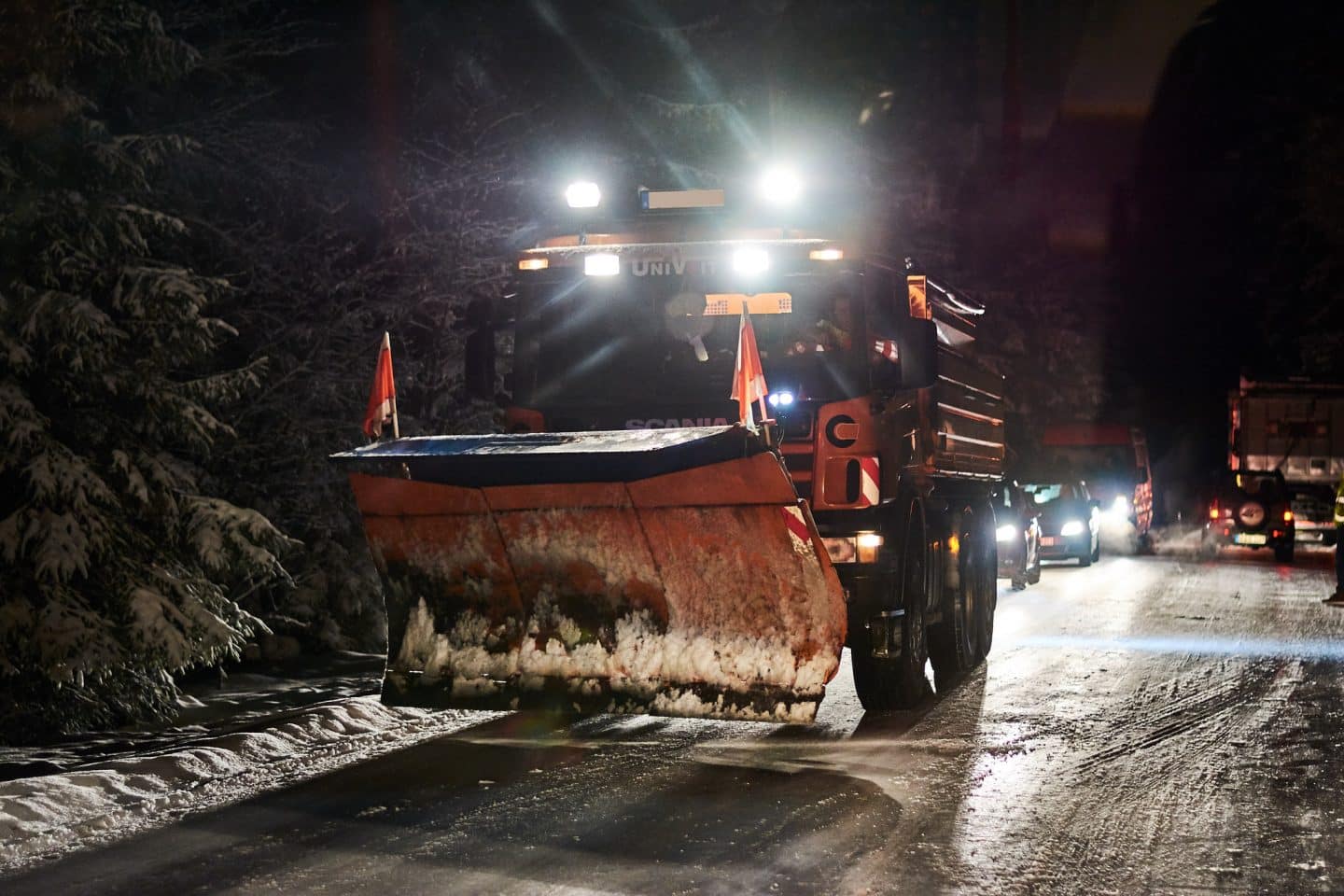 Winter-Chaos im Südschwarzwald: Schnee legt Verkehr lahm