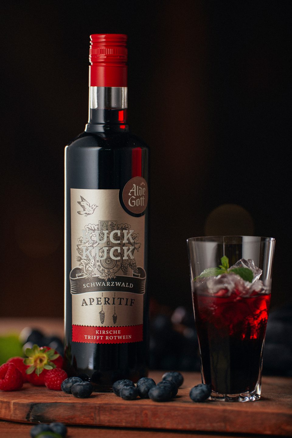 5 Schwarzwälder Cocktails und Aperitifs: Regionale Spezialitäten für besondere Momente 1 „KUCK KUCK“ nennt sich der Aperitif der Alde Gott Winzer Schwarzwald eG in Sasbachwalden.