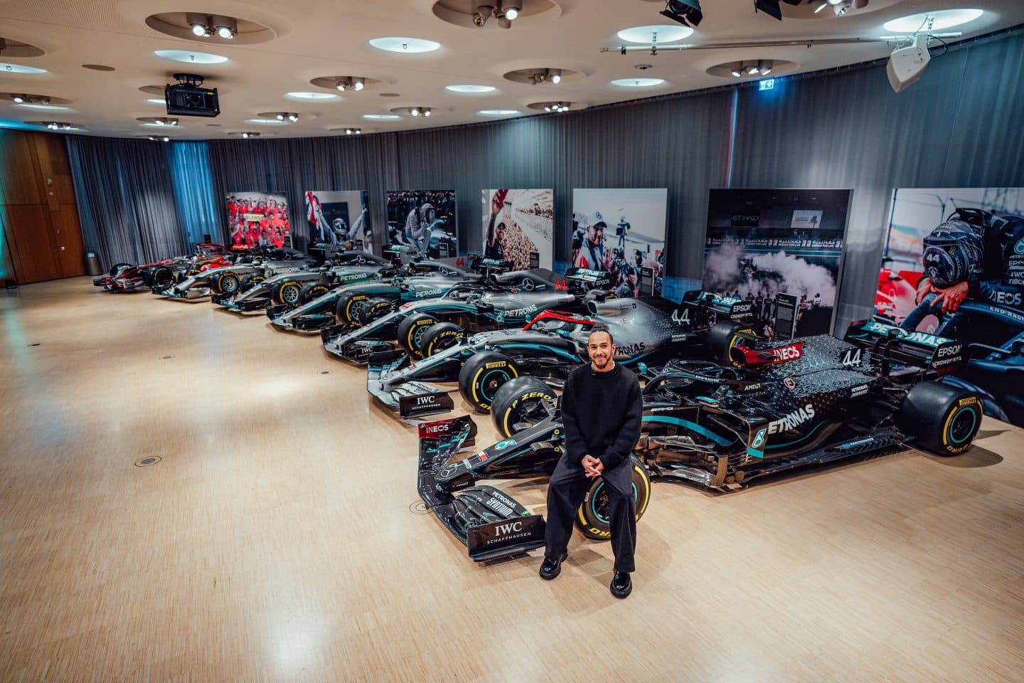 „Thank you, Lewis“: Lewis Hamiltons Siegerautos – alle sieben Weltmeister-Boliden im Mercedes-Benz Museum