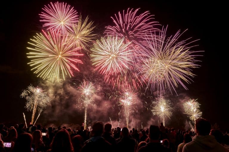 Silvester-Feuerwerk: „Das Thema muss angegangen werden!“ – Ärzte fordern Böllerverbot! Silvester-Feuerwerk: „Das Thema muss angegangen werden!“ – Ärzte fordern Böllerverbot!