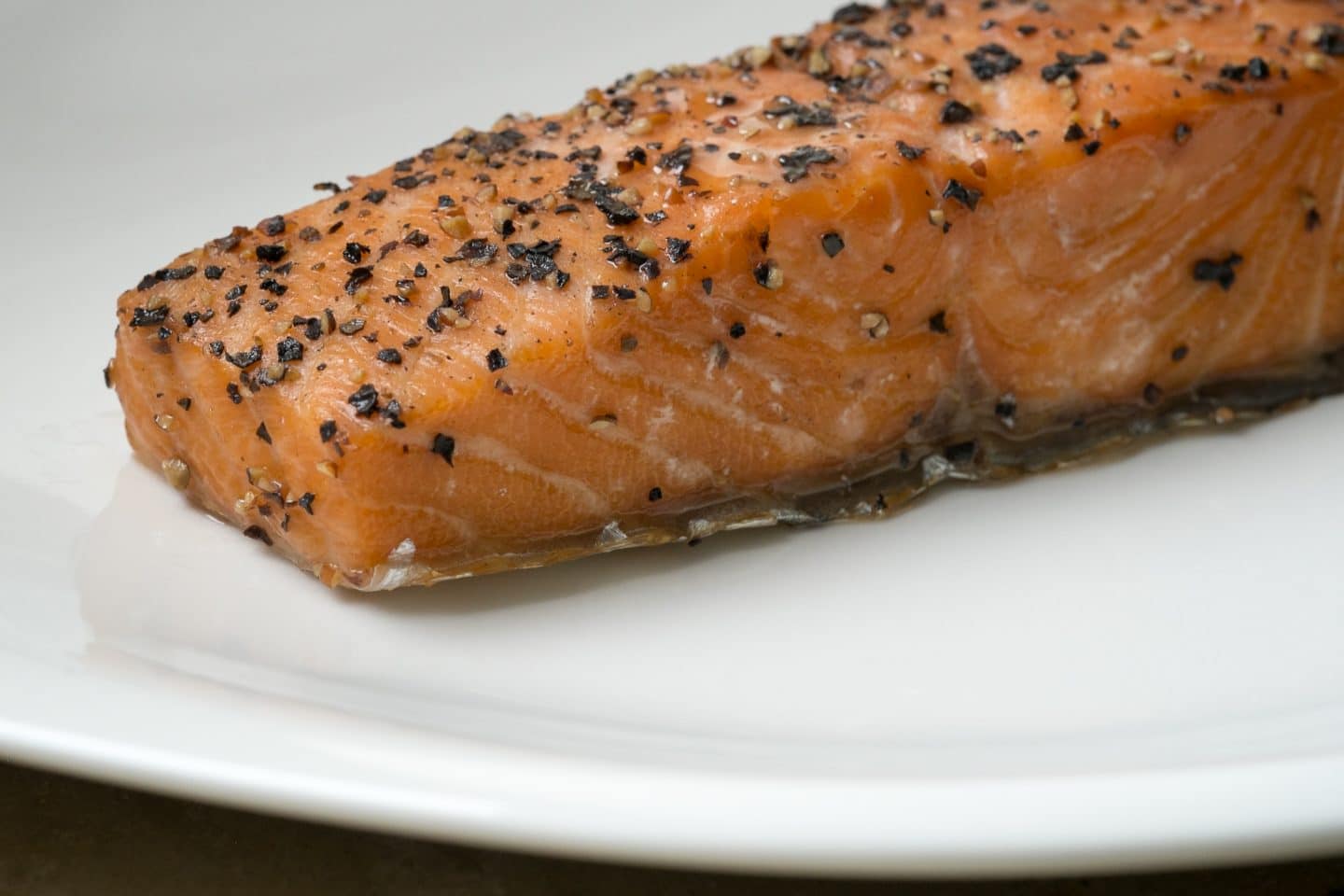 Bundesamt warnt: Listerien im Räucherlachs, Acrylamid in Trockenobst entdeckt!