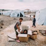 Zelte im Lager Kara Tepe, das nach dem Brand des Flüchtlingslagers Moria auf einem alten Militärübungsplatz errichtet wurde, um die obdachlos gewordenen Flüchtlinge aufzunehmen.