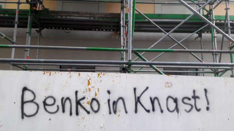Signa-Skandal: Handschellen für den Ex-Milliardär  –René Benko in seiner Luxus-Villa festgenommen!