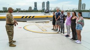 Die Stars auf dem Weg ins Camp - Das Dschungelabenteuer geht los