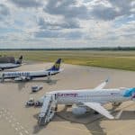 Flugzeuge von Ryanair und Eurowings auf dem Vorfeld des Flughafens Karlsruhe/Baden-Baden (FKB). Der zweitgrößte Verkehrsflughafen Baden-Württembergs verzeichnete 2024 mit über 1,8 Millionen Passagieren ein Rekordjahr.