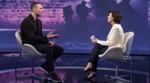 Moderatorin Sandra Maischberger mit ihrem Gast: Wladimir Klitschko (ehemaliger Box-Weltmeister).