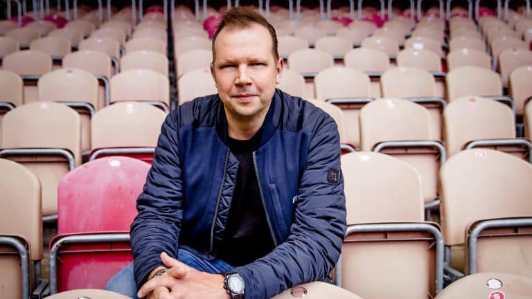 FUSSball-Königstransfer: RTL schnappt sich Kult-Kommentator!