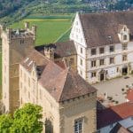 Schloss Weitenburg, im Hintergrund der Neckar