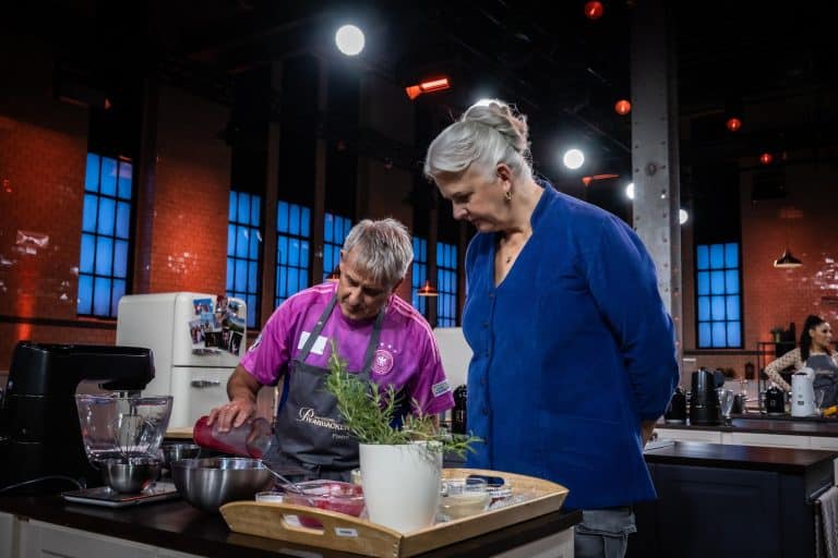 Doppel-Exit bei „Das große Promibacken“ – Favoriten-Schock in Folge 5!