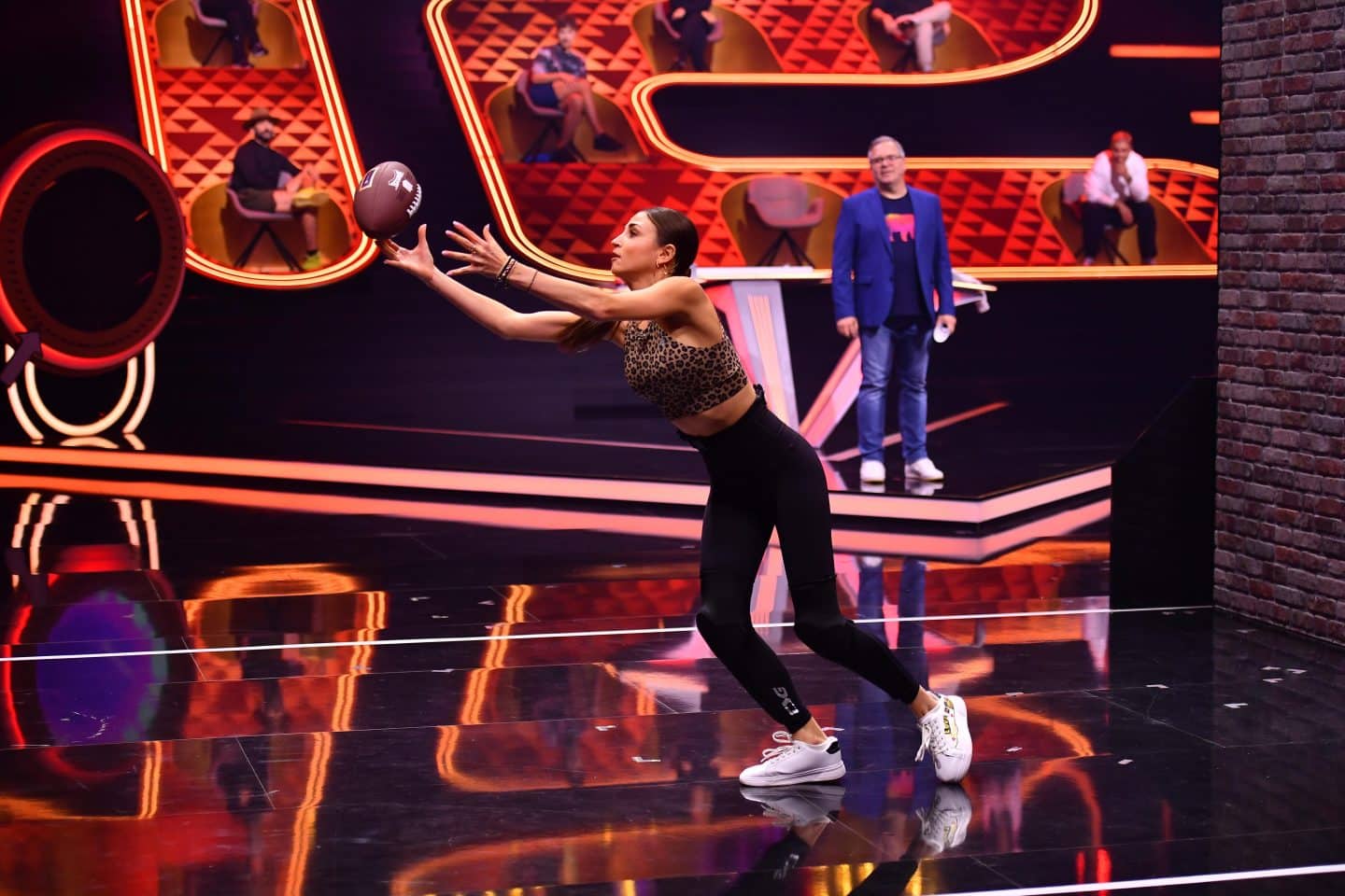 Let’s Dance-Stars liefern sich spannende Duelle bei „Eltons 12“ – Rúrik Gíslason sichert sich den Sieg! 1E158 10
