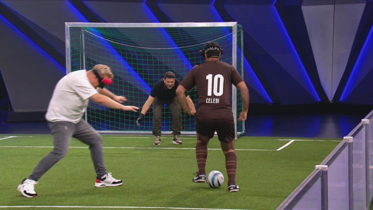 „Drei gegen Einen“: Elton flieht, Mälzer flucht, Knossi verzweifelt 36A92 3