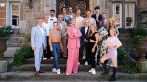 V.o.l.: Ralf Bauer, Younes Zarou, Jorge González, Thaddäus Meilinger, Wayne Carpendale, Timon Krause, Joe laschet, Martina Voss-Tecklenburg, Jan Hofer, Janin Ullmann, Motsi Mabuse, Mirja du Mont, Joachim Llambi, Charlotte Würdig, Sonja Zietlow, Sandy Mölling und Marie Reim