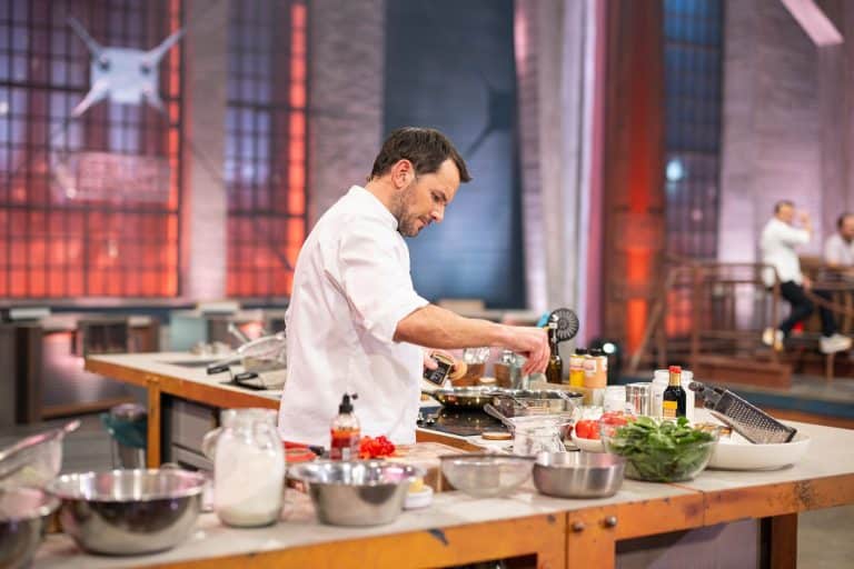 Premiere mit Geschmacksexplosionen! Bruce Darnell überrascht als Gast-Juror bei „Grill den Henssler“