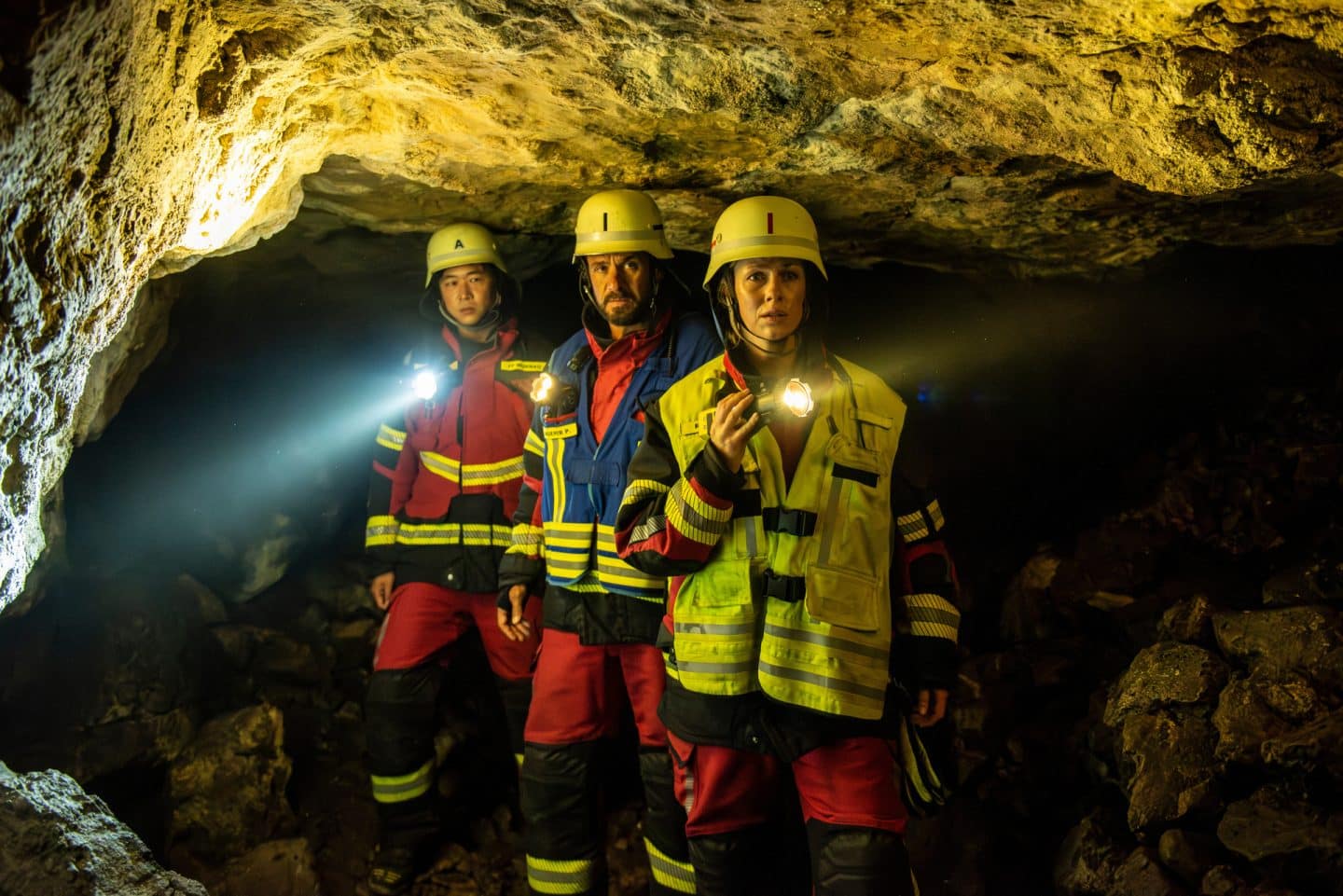 Spektakulärer Rettungseinsatz: „Marie fängt Feuer“ startet mit Höhlendrama