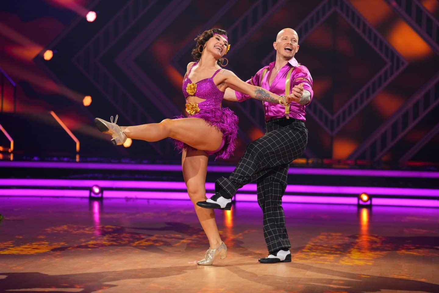 Let’s Dance 2025 - Show 4: Charleston, Tränen und Knossi mit dem Umschlag – Wer musste gehen? F206B 3
