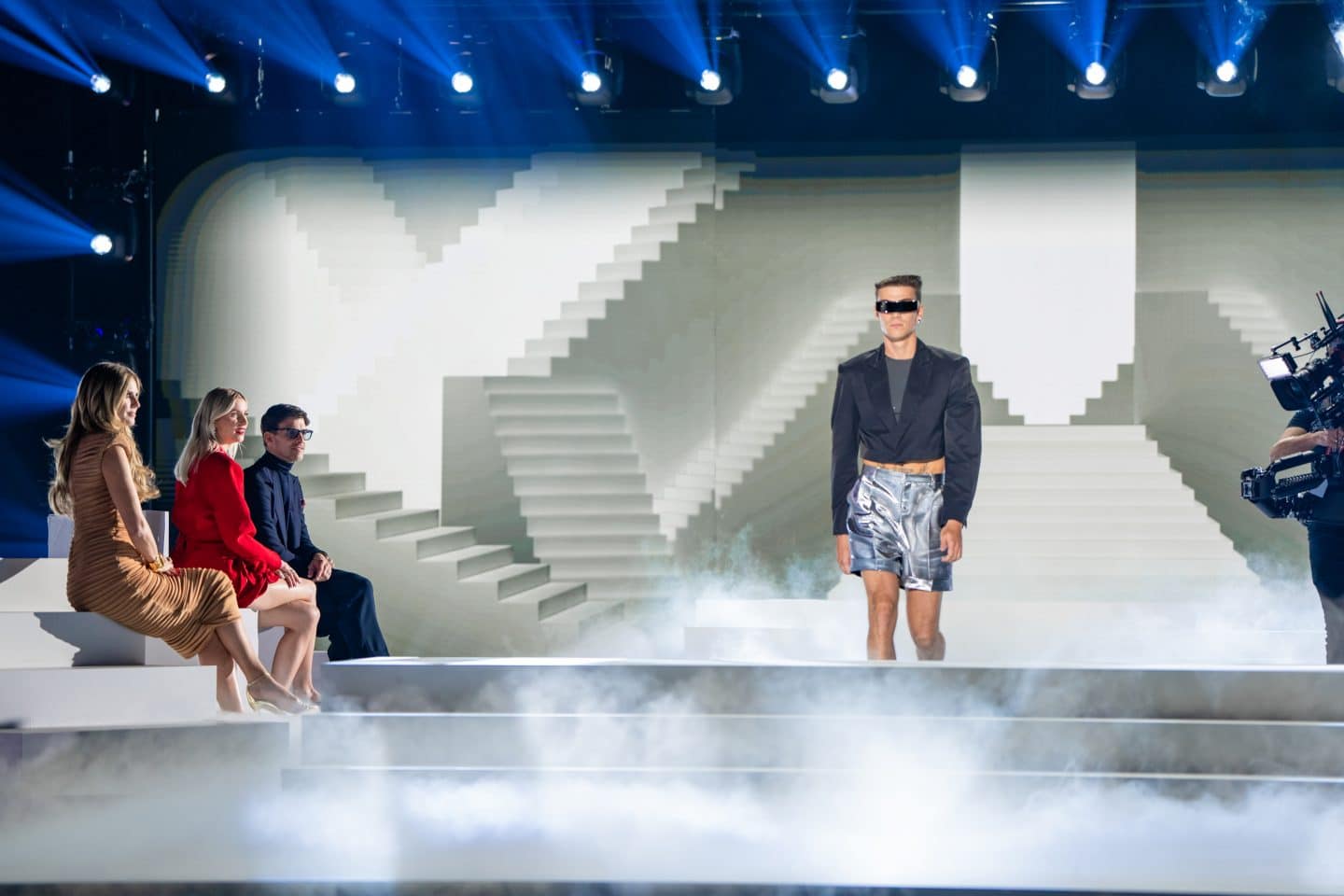 Heute bei #GNTM: Tückischer Catwalk und Nackt-Shooting sorgen für Tränen!