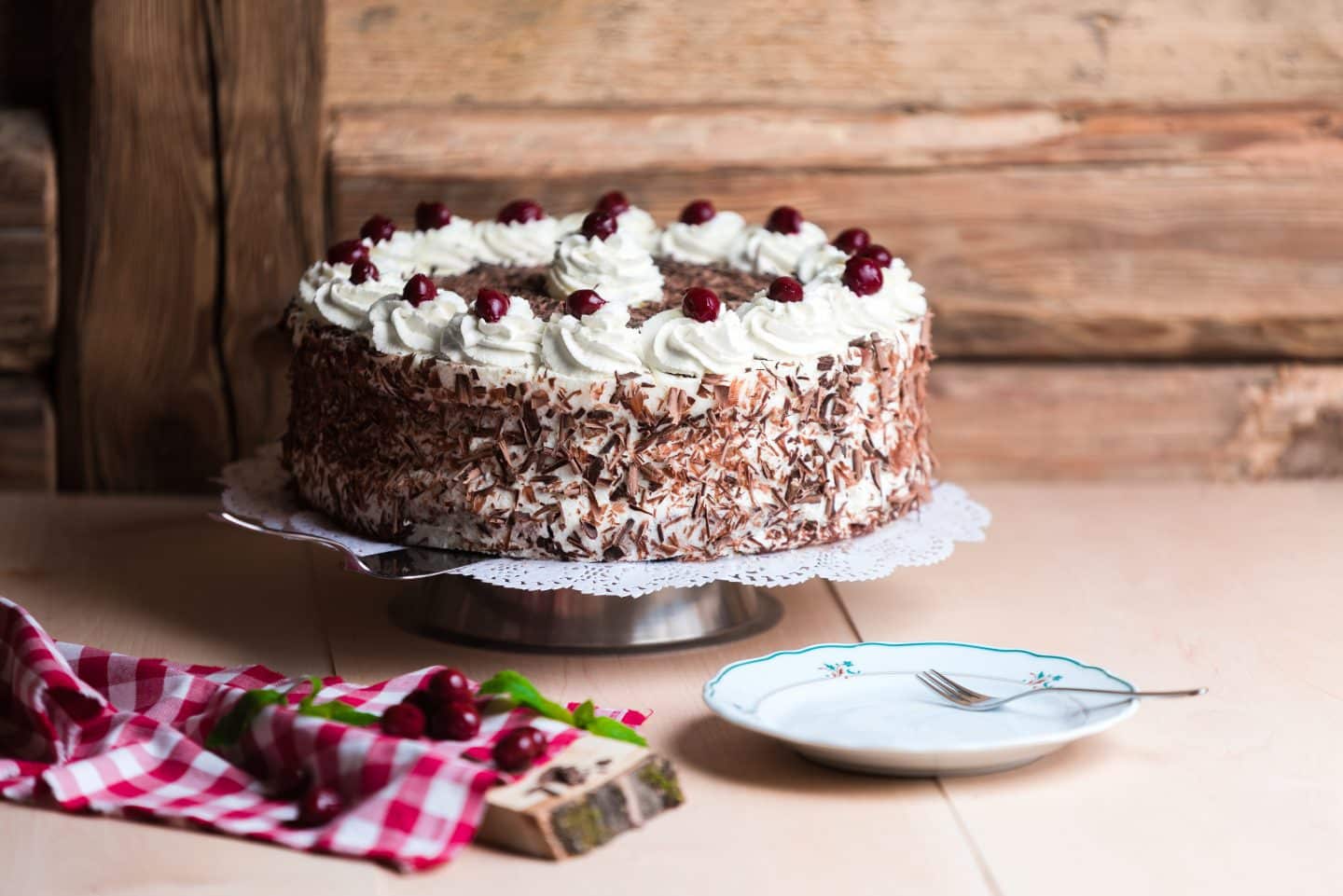 Heute ist der Tag der Schwarzwälder Kirschtorte – Die süßeste Botschafterin des Schwarzwalds wird gefeiert!
