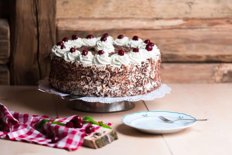 Heute ist der Tag der Schwarzwälder Kirschtorte – Die süßeste Botschafterin des Schwarzwalds wird gefeiert!
