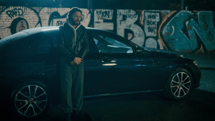 „Tatort: Das Opfer“ – Heute im Ersten: Karows Solo-Ermittlung bringt dunkle Wahrheiten ans Licht image 27