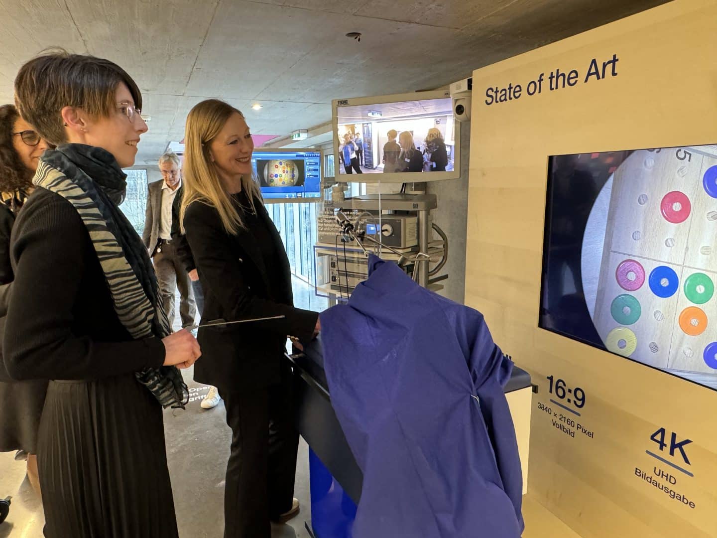 Ausflugstipp / OP-Technik von gestern bis morgen im TUTORAMA Tuttlingen erleben image02 OR1 Ausstellungseroeffnungneu quelle KARL STORZ